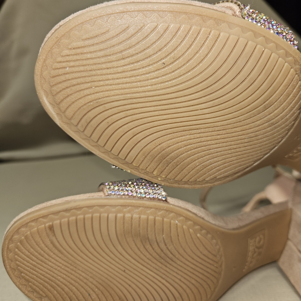 Madden NYC  Women's Tan and Glitter Heels size 7 - Picture 14 of 15